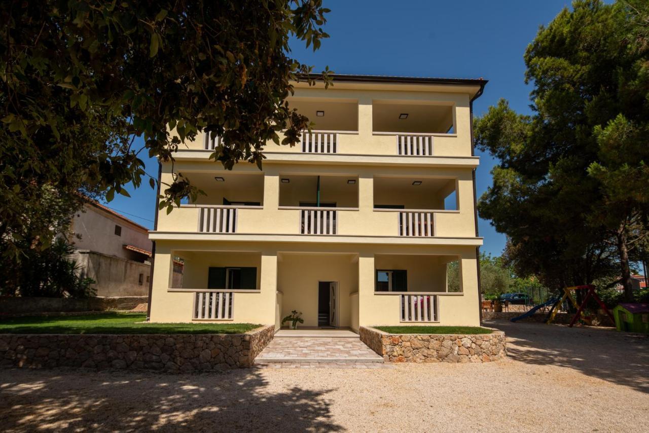 Apartmani Mara Пакоштане Екстер'єр фото