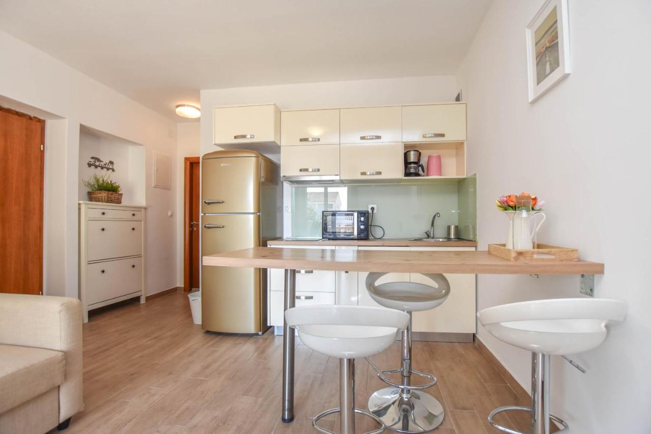 Apartmani Mara Пакоштане Екстер'єр фото